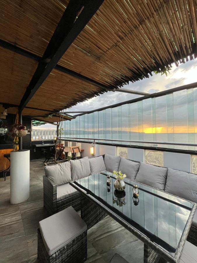Navarro Hotel Катиклан Экстерьер фото